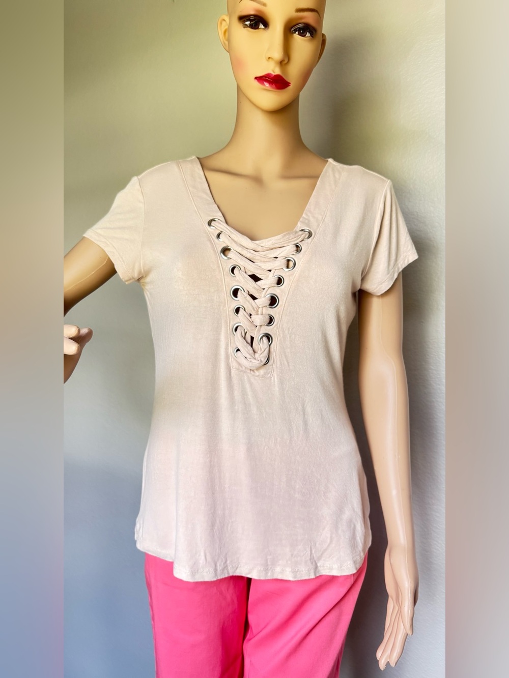 mine Lace-Up V-Neck Short Sleeve Tee in Light beige